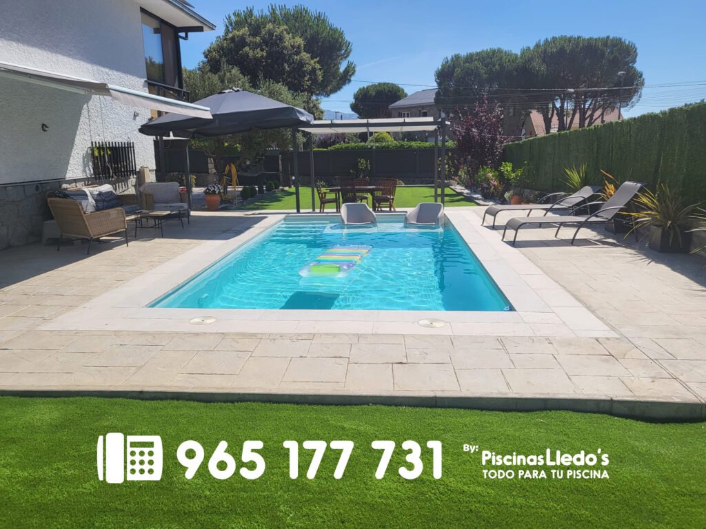 Piscina reformada con gresite